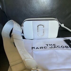 NWT Marc Jacobs Snap shot camera bag.